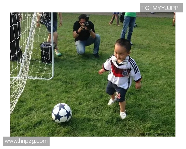 足球明星与儿童的快乐时光精彩瞬间分享